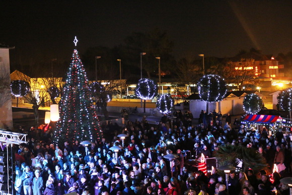 Vir: Božićna fešta uz Dražena Zečića Zeku Vir: Božićna fešta uz Dražena Zečića Zeku