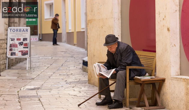 Umirovljenik. Đir po gradu 12. travnja 2017.
