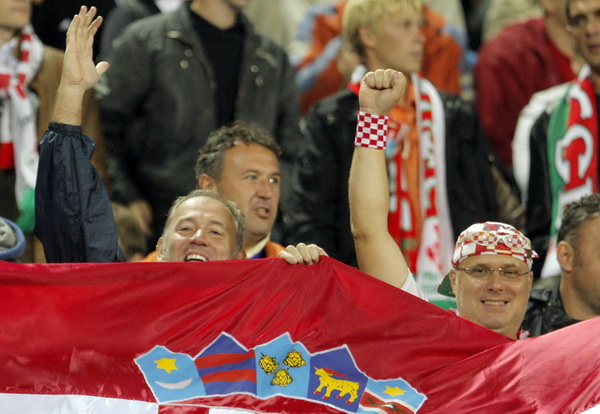 Minsk, 120809.
Stadion Dinamo Minsk
Kvalifikacijska nogometna utakmica za Svjetsko nogometno prvenstvo 2010. Bjelorusija – Hrvatska.
Na fotografiji: Mirko Fodor.
Foto : Jakov Prkic / Cropix Minsk, 120809.
Stadion Dinamo Minsk
Kvalifikacijska nogometna utakmica za Svjetsko nogometno prvenstvo 2010. Bjelorusija – Hrvatska.
Na fotografiji: Mirko Fodor.
Foto : Jakov Prkic / Cropix