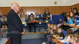 Djeca vrtića Jazine posjetila Gradsku upravu, foto: Grad Zadar Djeca vrtića Jazine posjetila Gradsku upravu, foto: Grad Zadar