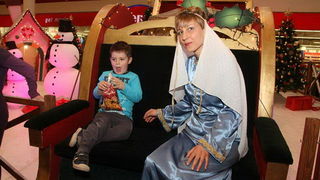 Sv. Luce razveselila mališane u Supernova centru, Foto: Iva Perinčić Sv. Luce razveselila mališane u Supernova centru, Foto: Iva Perinčić