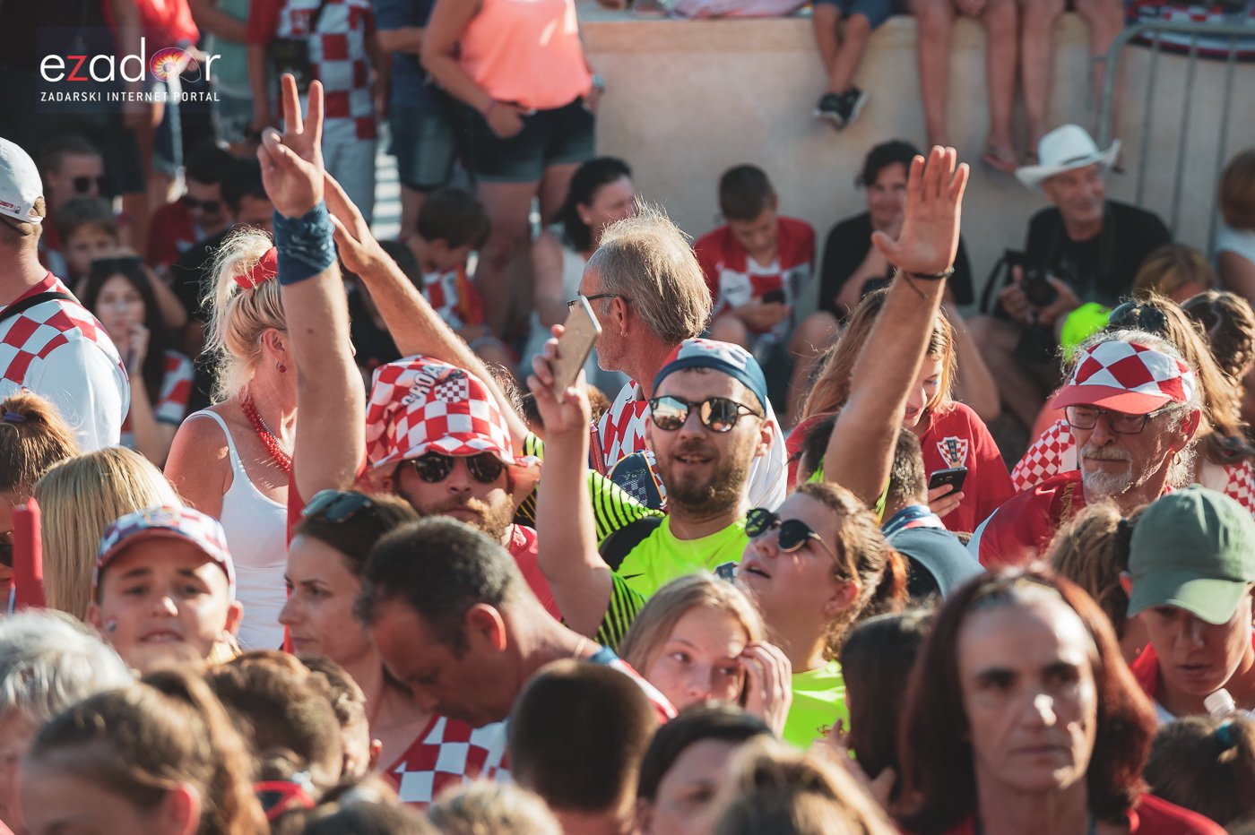 Zadar priredio čudesan doček svojim Vatrenim herojima (1)