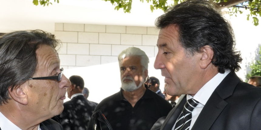 Split, 270611.
Na splitskom groblju Lovrinac pokopan je velikan nogometa Tomislav Ivic uz nazocnost mnogobrojnih nogometasa, nogometnih funkcionera i prijatelja. Tomislav je bio trener koji se trazio i u svijetu.
Na slici: Ciro Blazevic i Zdravko Mamic. Split, 270611.
Na splitskom groblju Lovrinac pokopan je velikan nogometa Tomislav Ivic uz nazocnost mnogobrojnih nogometasa, nogometnih funkcionera i prijatelja. Tomislav je bio trener koji se trazio i u svijetu.
Na slici: Ciro Blazevic i Zdravko Mamic.