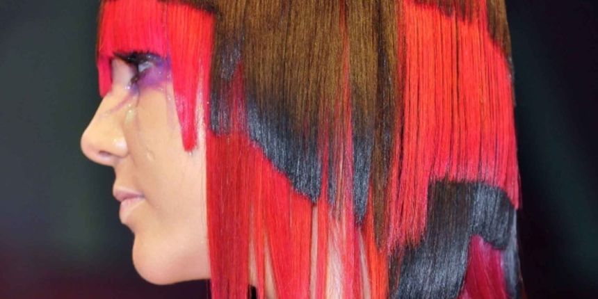 U Hrvatskoj su u trendu cik-cak crno crvene frizure (Index.hr U Hrvatskoj su u trendu cik-cak crno crvene frizure (Index.hr