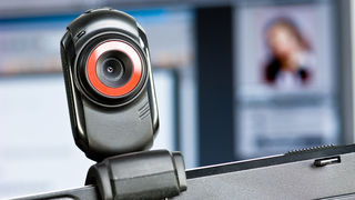 8. Oglašivači gledaju vaše lice kroz kameru – Tvrtka pod nazivom Emotional Analytics je razvila softver koji koristi web kameru računala kako bi promatrala i analizirala reakcije lica ljudi na reklame.