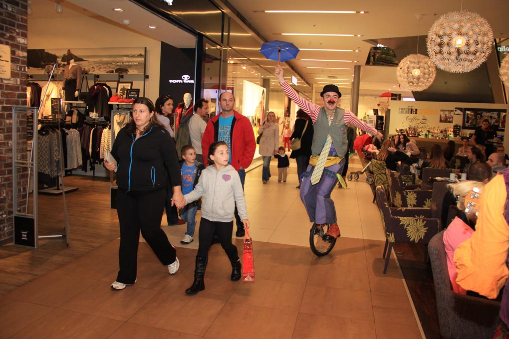 Image 685835 (auto) Image 685835 (auto)