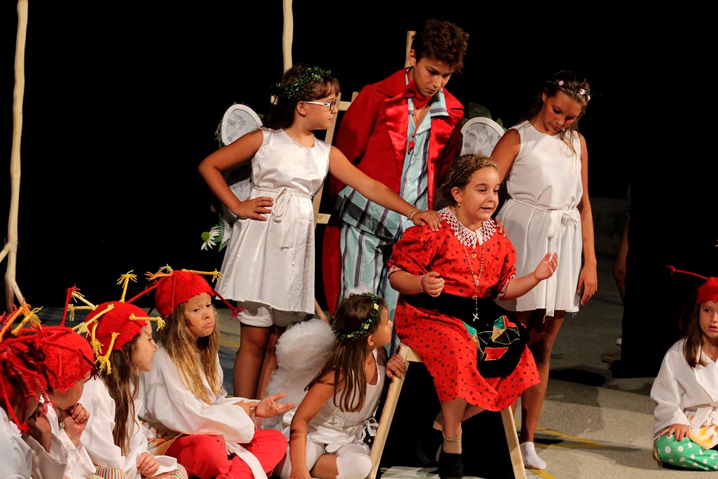 Diklo: “Šuma Striborova” u izvedbi kazališne radionice Donatolina, foto: Iva Perinčić Diklo: “Šuma Striborova” u izvedbi kazališne radionice Donatolina, foto: Iva Perinčić