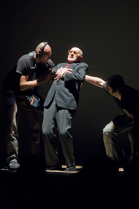 Zagreb, 230912.
Veceras je u KD Vatroslav Lisinski premijerno izvedena predstava Montazstroja 55+ u kojoj volonterski glumi 55 anonimaca starijih od 55 godina.
Foto: Neja Markicevic / CROPIX Zagreb, 230912.
Veceras je u KD Vatroslav Lisinski premijerno izvedena predstava Montazstroja 55+ u kojoj volonterski glumi 55 anonimaca starijih od 55 godina.
Foto: Neja Markicevic / CROPIX