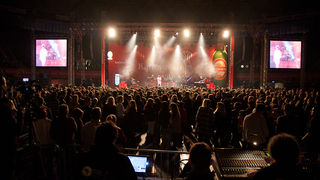 Karlovacko live: Halid Beslic i Crvena jabuka u dvorani Kresimir Cosic u Zadru, Foto: Leo Banic Karlovacko live: Halid Beslic i Crvena jabuka u dvorani Kresimir Cosic u Zadru, Foto: Leo Banic