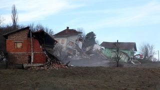 Hrvatska Kostajnica: u odronu stijene potpuno uništeno sedam kuća