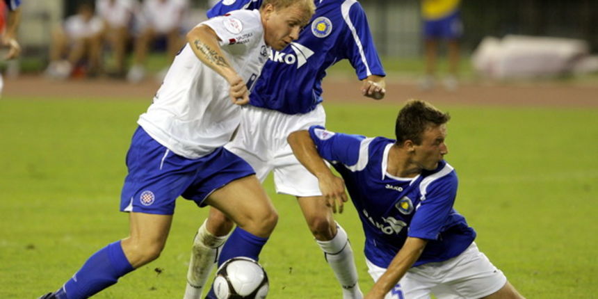 Split, 020809.
Stadion na Poljudu.
Nogomet, T- Com 1. HNL, susret 2. kola Hajduk – Zadar.
Odlukom Disciplinske komisije HNS-a nakon propusta u organizaciji i neprimjerenog ponasanja publike 28. svibnja na uzvratnoj utakmici finala Kupa protiv Dinama Hajdu Split, 020809.
Stadion na Poljudu.
Nogomet, T- Com 1. HNL, susret 2. kola Hajduk – Zadar.
Odlukom Disciplinske komisije HNS-a nakon propusta u organizaciji i neprimjerenog ponasanja publike 28. svibnja na uzvratnoj utakmici finala Kupa protiv Dinama Hajdu