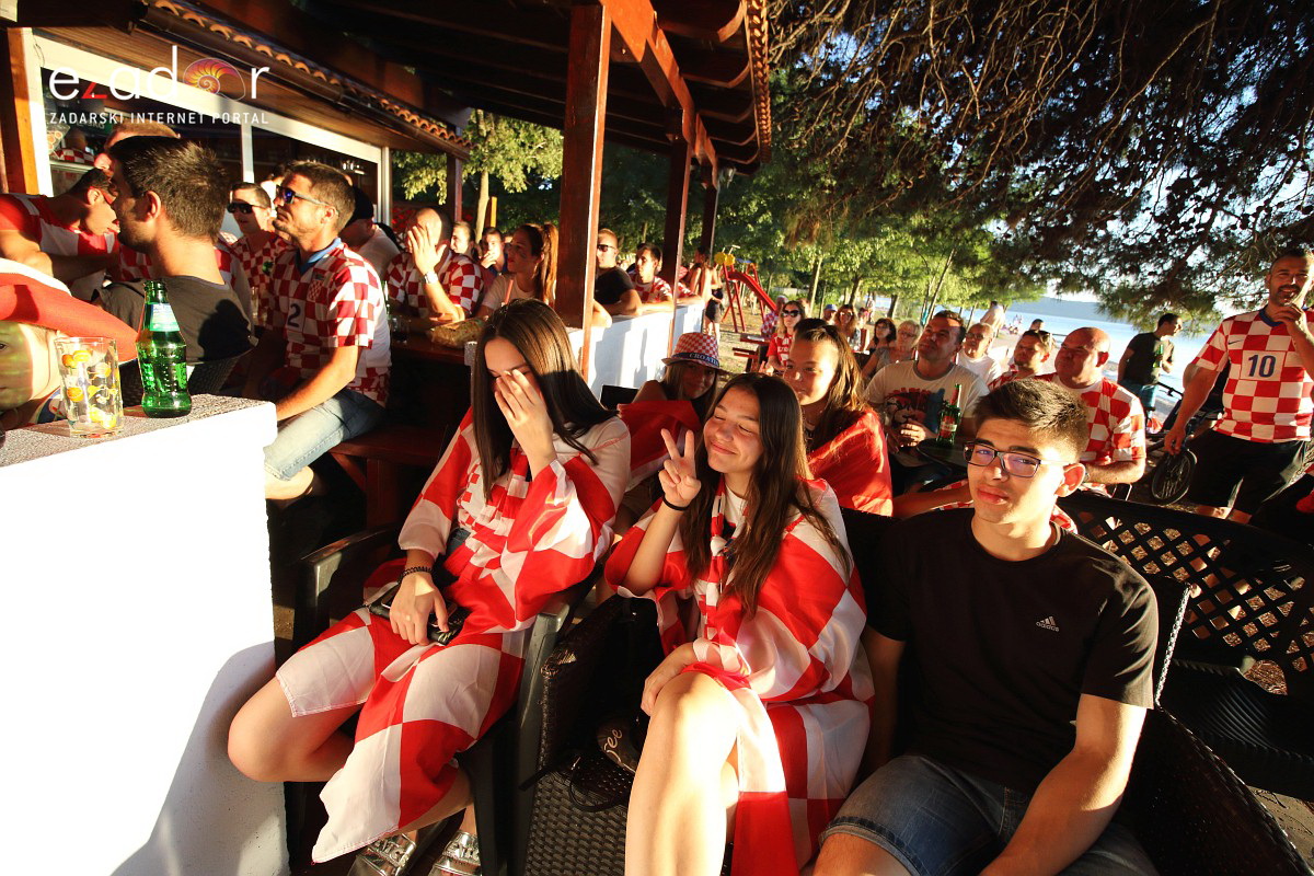 Bibinje: Navijanje za Vatrene i fešta nakon pobjede nad Rusijom