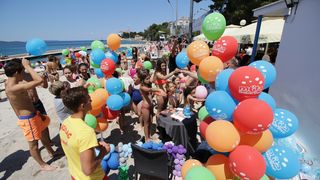 Bazen Kolovare: Meta feštica od balona i prvi Balloon jump Bazen Kolovare: Meta feštica od balona i prvi Balloon jump