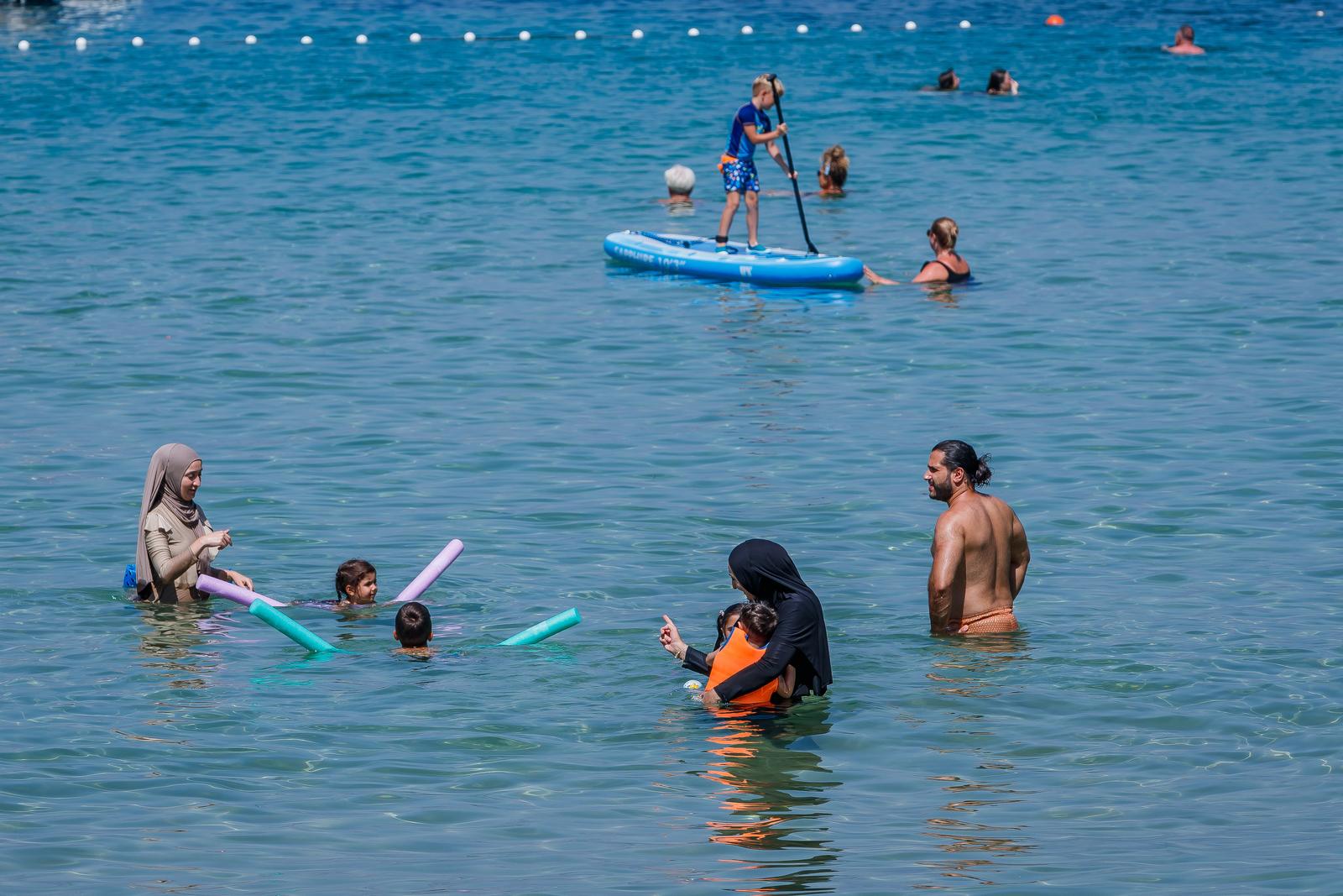 Uvala Lovrečina: Egzotična pješčana oaza na Braču u kojoj su uživali i stari Rimljani Uvala Lovrečina: Egzotična pješčana oaza na Braču u kojoj su uživali i stari Rimljani