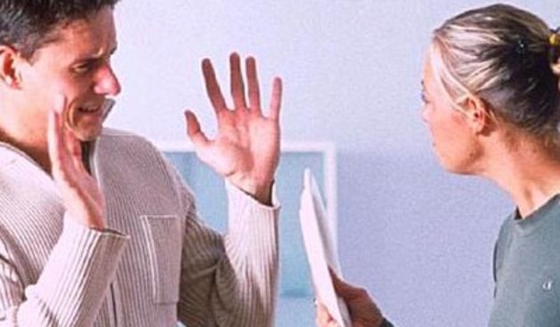 Muškarac i žena se svađaju (Tportal.hr)