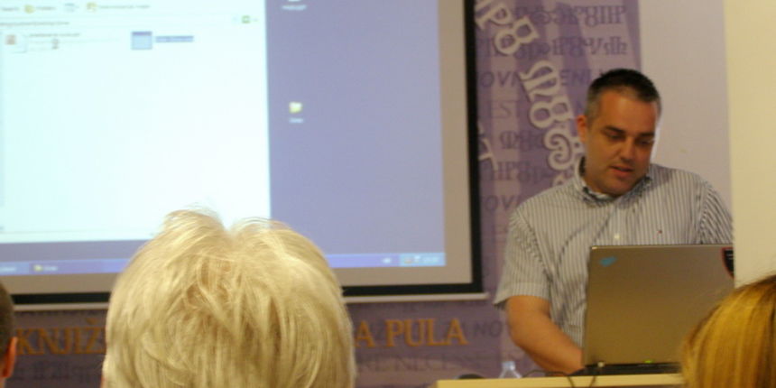 Šime Perović u Puli o restauraciji antičkog stakla Šime Perović u Puli o restauraciji antičkog stakla