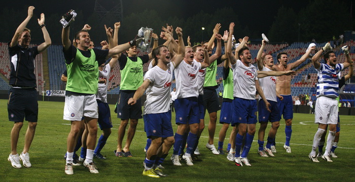 Bukurest, 260810.
Gradski stadion.
Uzvratna utakmica cetvrtog kola kvalifikacija za Europsku ligu izmedju Uniree i Hajduka.
Na fotografiji: slavlje igraca Hajduka.
Foto: Ante Cizmic / CROPIX