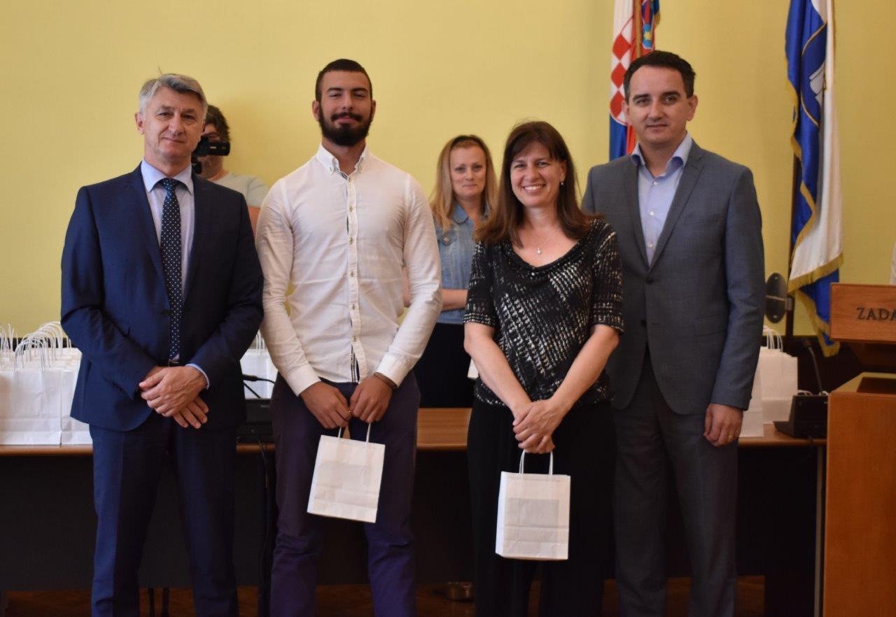 Prijem za nagrađivane učenike osnovnih i srednjh škola