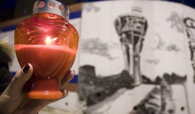 Svijeće i cvijeće za vukovarske branitelje, foto: CROPIX