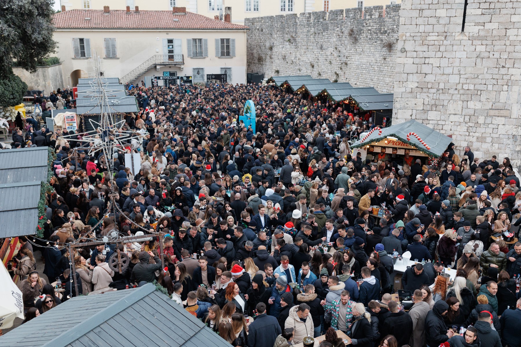 Badnjak u gradu, srijeda 24. prosinca 2024.