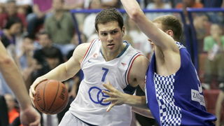 Zagreb, 050610. KC Drazen Petrovic. Trg Drazena Petrovica 3. 3. kosarkaska utakmica finala doigravanja izmedju Cibone i Zadra. Na slici: Bojan Bogdanovic. Foto: Goran Mehkek / CROPIX Zagreb, 050610. KC Drazen Petrovic. Trg Drazena Petrovica 3. 3. kosarkaska utakmica finala doigravanja izmedju Cibone i Zadra. Na slici: Bojan Bogdanovic. Foto: Goran Mehkek / CROPIX