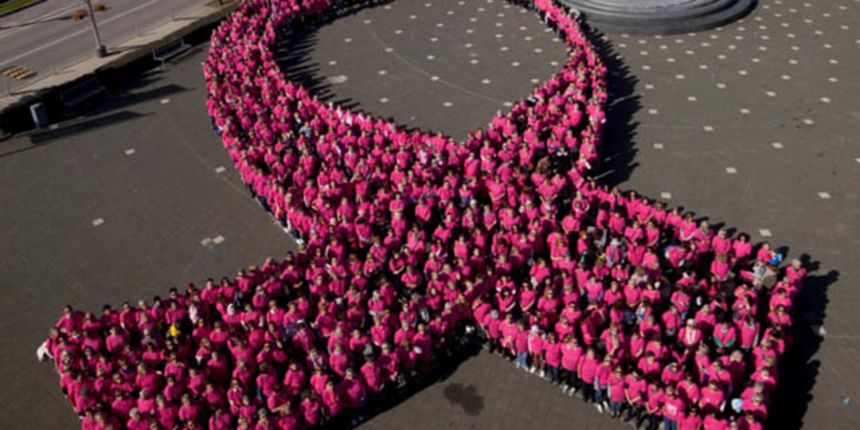 Više od 700 žena u Gospiću na 5. milenijskoj fotografiji “Ružičaste vrpce” Više od 700 žena u Gospiću na 5. milenijskoj fotografiji “Ružičaste vrpce”