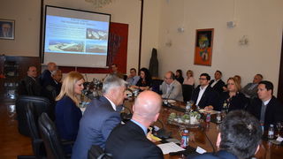 Predstavnici dvadesetak stranih veleposlanstva u posjetu Zadarskoj županiji Predstavnici dvadesetak stranih veleposlanstva u posjetu Zadarskoj županiji