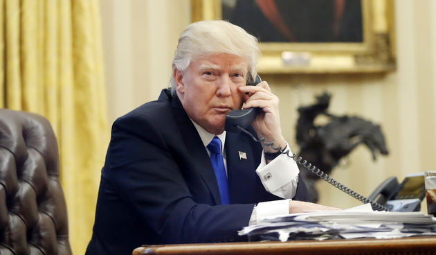 Donald Trump priča s australskim premijerom