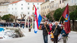 Paški zimski karneval 2017.- Maškarane skupine u karnevalskoj povorci Paški zimski karneval 2017.- Maškarane skupine u karnevalskoj povorci
