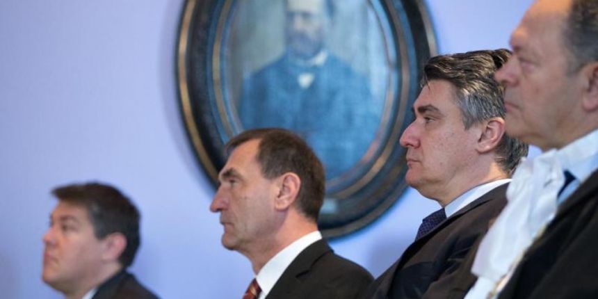 03.11.2015., Zagreb – U auli Rektorata Sveucilista povodom Dana Sveucilista u Zagrebu odrzana svecana sjednica Senata. Boris Lalovac, Nenad Stazic, Zoran Milanovic. Photo: Davor Puklavec/PIXSELL 03.11.2015., Zagreb – U auli Rektorata Sveucilista povodom Dana Sveucilista u Zagrebu odrzana svecana sjednica Senata. Boris Lalovac, Nenad Stazic, Zoran Milanovic. Photo: Davor Puklavec/PIXSELL