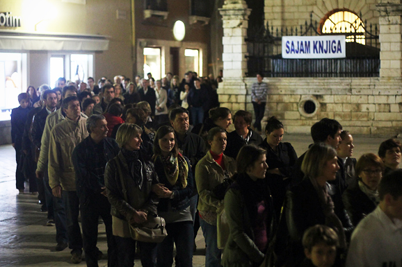 Procesija Velikog petka, 6. travnja 2012. (foto:Saša Čuka) Procesija Velikog petka, 6. travnja 2012. (foto:Saša Čuka)