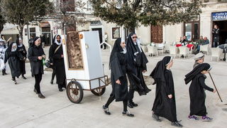 Paški zimski karneval 2017.- Maškarane skupine u karnevalskoj povorci Paški zimski karneval 2017.- Maškarane skupine u karnevalskoj povorci