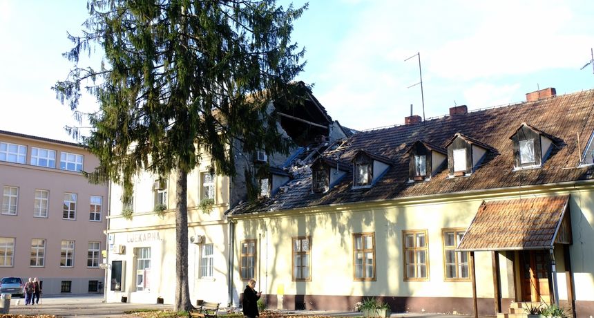 Sisak: posljedice razornog potresa 29. prosinca 220. Sisak: posljedice razornog potresa 29. prosinca 220.