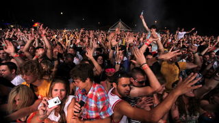 Zrce, 090711.
Na prvom hrvatskom Big Beach partyju na plazi Zrce nastupio je Fatboy Slim pred oko 10 tisuca posjetitelja. Fatboy Slim, DJ za siroke narodne mase. Svo vrijeme dvosatnog nastupa drzao je publiku u visokom ritmu tako da je ona svo vrijeme ple Zrce, 090711.
Na prvom hrvatskom Big Beach partyju na plazi Zrce nastupio je Fatboy Slim pred oko 10 tisuca posjetitelja. Fatboy Slim, DJ za siroke narodne mase. Svo vrijeme dvosatnog nastupa drzao je publiku u visokom ritmu tako da je ona svo vrijeme ple