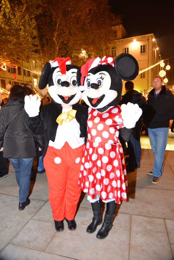 Započeo Advent u Zadru ; foto Iva Perinčić