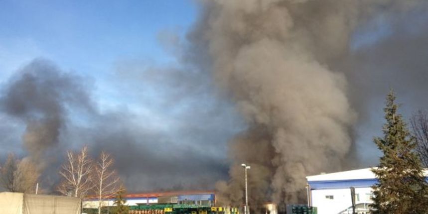 Izbio požar u skladištu tvornice Studenac, foto:takodobra.com Izbio požar u skladištu tvornice Studenac, foto:takodobra.com