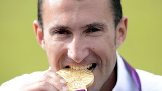 London, 060812.
Hrvatski strijelci Anton Glasnovic i Giovanni Cernogoraz u finalu trapa tijekom Olimpijskih Igara u Londonu.
Na fotografiji: Giovanni Cernogoraz osvojio je zlato.
Foto: Drago Sopta / CROPIX