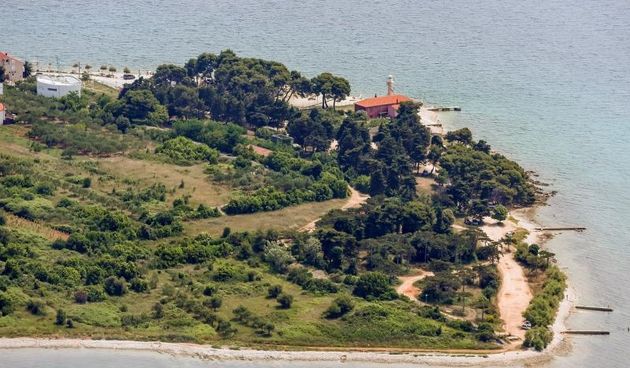 Puntamika, dio grada naseljen još od neolitika. Oduvijek važna obrambena točka grada jer se s vrha Puntamike stoljećima nadgledao prilaz u luku zbog čega je ovdje sagrađen svjetionik. Photo: Dino Stanin/PIXSELL