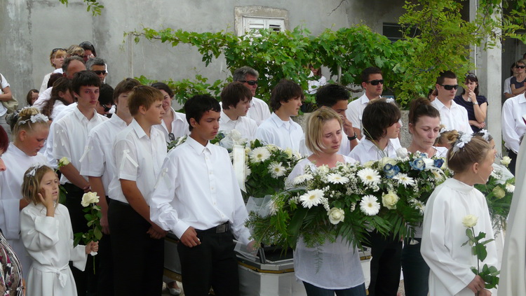 Tkon: Posljednji ispraćaj malenog anđela, Roka Ugrinića 7. lipnja 2011.