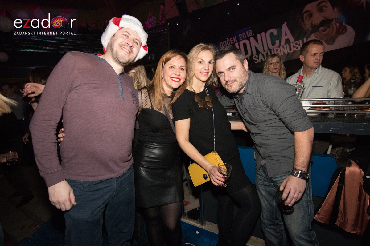 Ludnica u Saturnusu: Najbolji doček u svemiru i šire Ludnica u Saturnusu: Najbolji doček u svemiru i šire