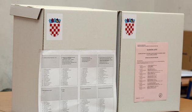 Parlamentarni izbori 2016. Kutije i glasački listići. Photo: Dusko Jaramaz/PIXSELL