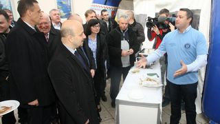 Pod nazivom Ponosno nase na Poljani Sime Budnica prvi put postavljen sajam na kojem su braniteljske udruge predstavile svoje proizvode. Photo: Dino Stanin/PIXSELL Pod nazivom Ponosno nase na Poljani Sime Budnica prvi put postavljen sajam na kojem su braniteljske udruge predstavile svoje proizvode. Photo: Dino Stanin/PIXSELL