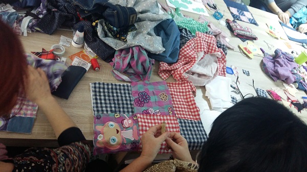 Eko Zadar: Radionica kreativnog recikliranja tekstila “Pačvork (Patchwork)- slikanje krpicama” Eko Zadar: Radionica kreativnog recikliranja tekstila “Pačvork (Patchwork)- slikanje krpicama”