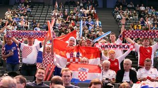 Hrvatski navijači u Parizu na utakmici Slovenija – Hrvatska za 3. mjesto na Svjetskom prvenstvu