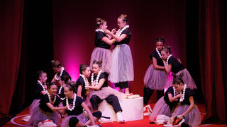 Igrajmo se: Zabranjeno mlađima od 15 strana A