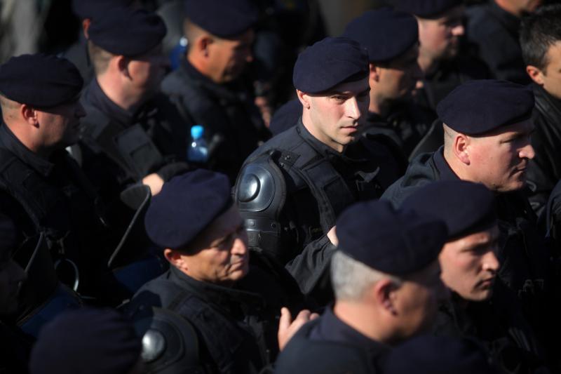 Radnicima škvera Nauta Lamjana interventna policija PU Zadarske onemogućila je pokušaj ulaska u škver u kojem se odvija stečajni postupak. Photo: Filip Brala/PIXSELL Radnicima škvera Nauta Lamjana interventna policija PU Zadarske onemogućila je pokušaj ulaska u škver u kojem se odvija stečajni postupak. Photo: Filip Brala/PIXSELL