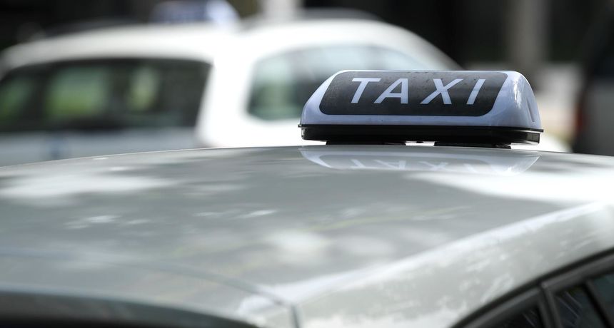 taxi taksi taxi taksi