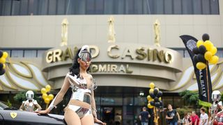 Zagreb: 40 sportskih automobila na Runball Rallyju ispred hotela Admiral