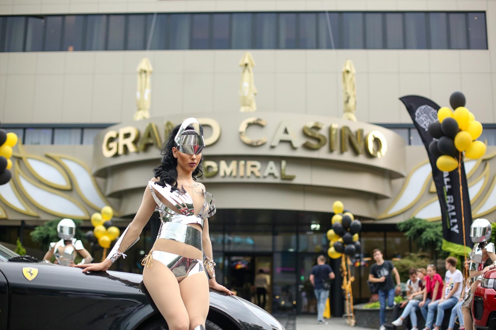 Zagreb: 40 sportskih automobila na Runball Rallyju ispred hotela Admiral