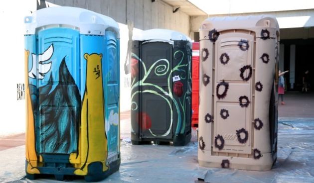 “Sudnji dan”: umjetničko oslikavanje javnih WC-a, foto: CROPIX
